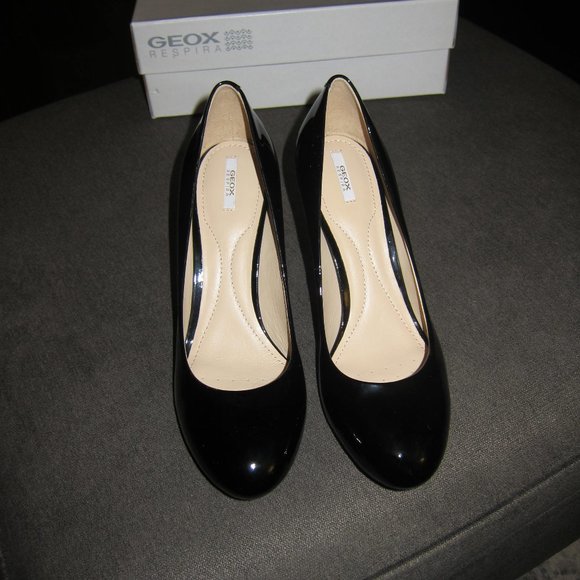 Geox Respira Mariele Black Patent Leather Heels - Picture 2 of 4